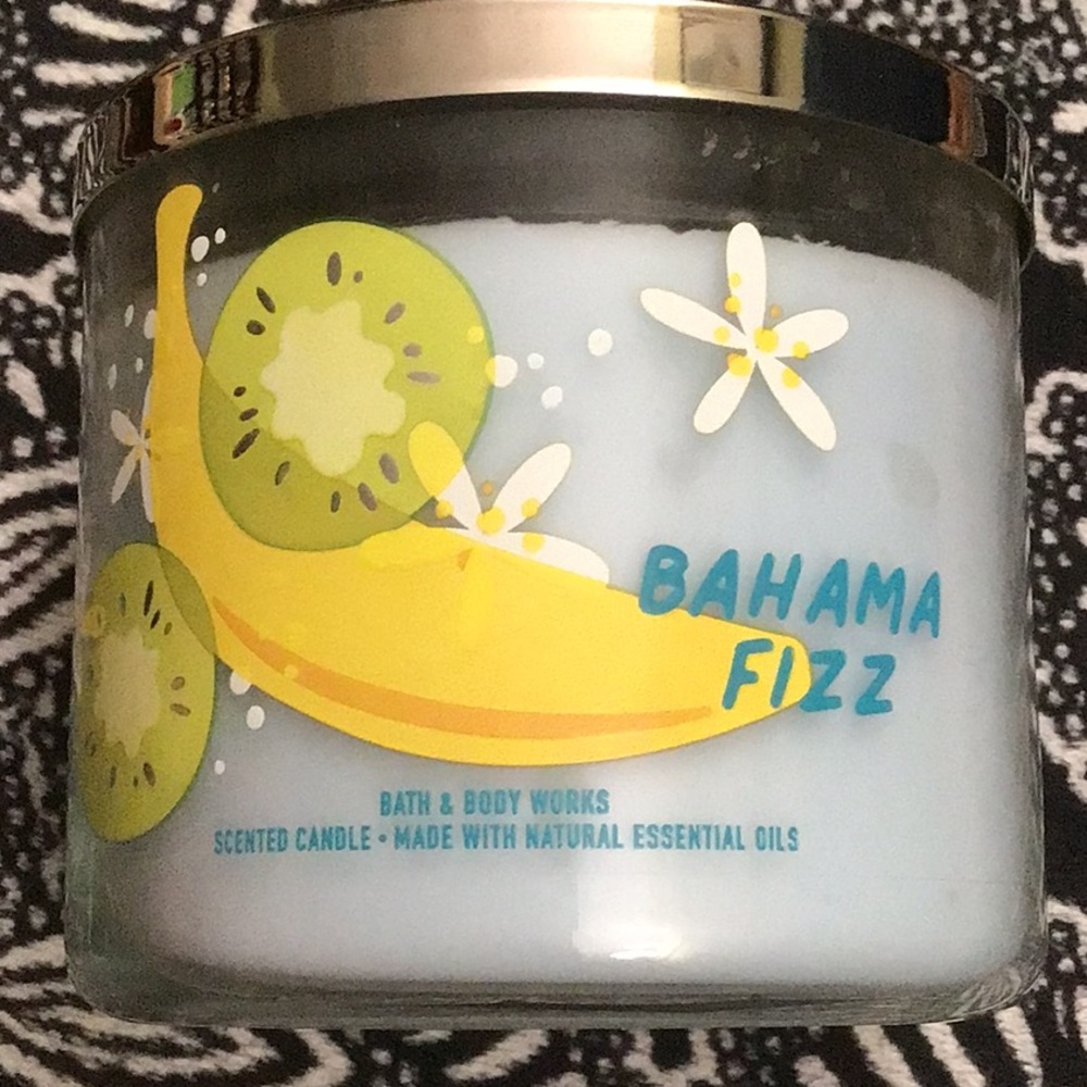 Bath and body works Bahama fizz candle. Price is firm. - Picture 1 of 3